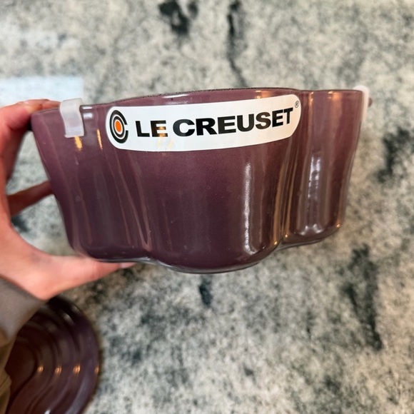 Le Creuset Rare Fleur Cocotte 20c FIG Flower Cast Iron Dutch Oven - Picture 4 of 4